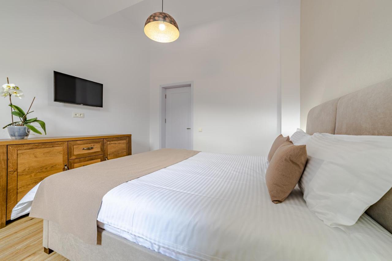 Yael Luxury Apartments 4 Buşteni Exteriör bild